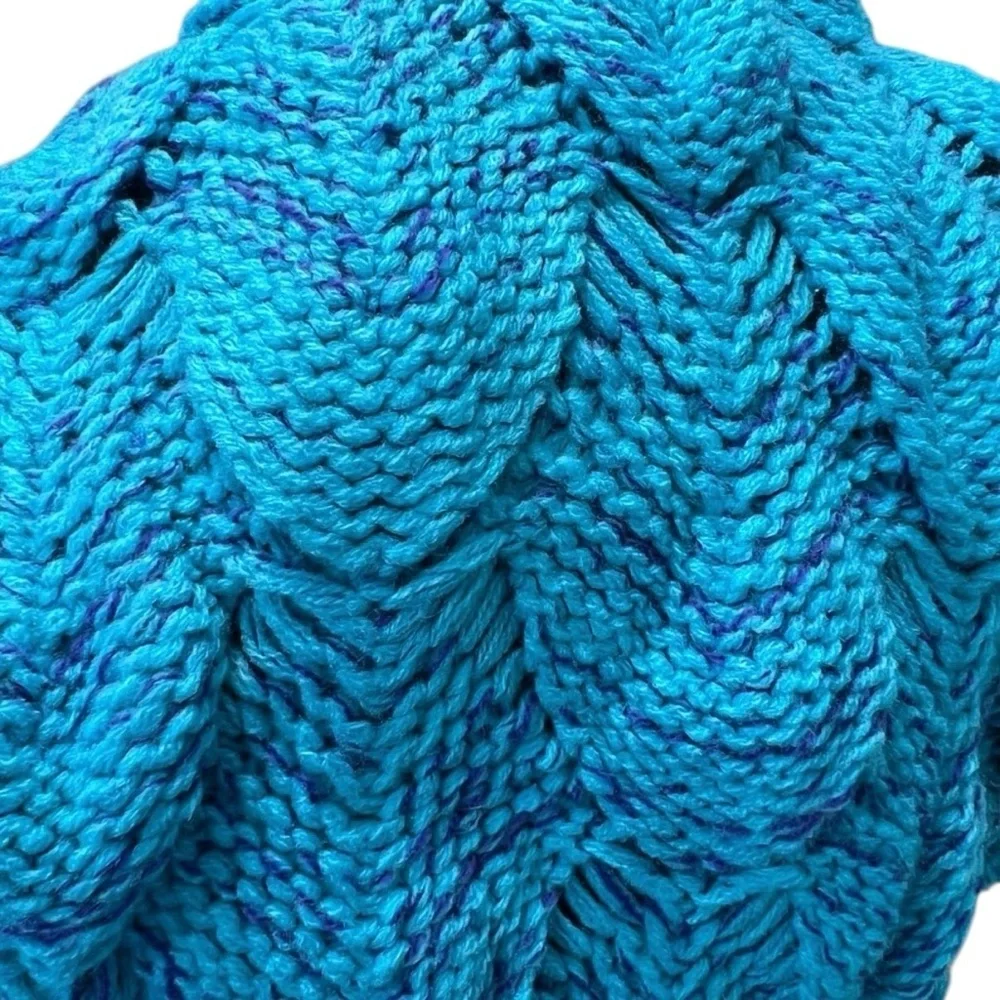 Beautiful mermaid tail knit leg cover